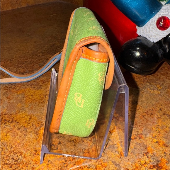 Dooney and Bourke lime, green vintage wristlet, EUC - Picture 3 of 6